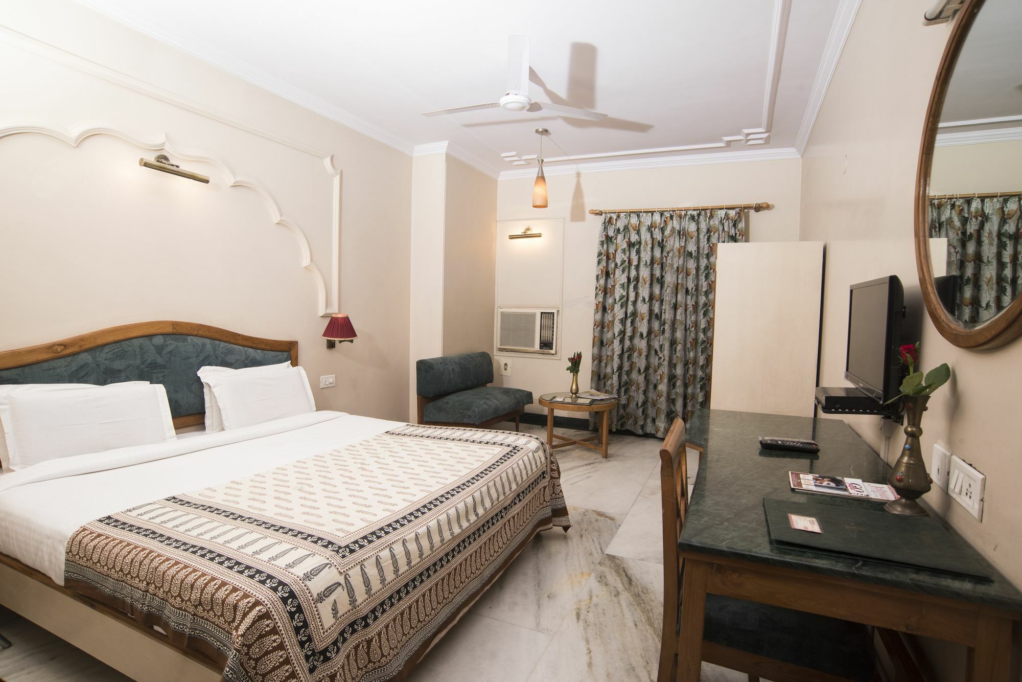 Lmb Hotel City Centre, Jaipur Buitenkant foto